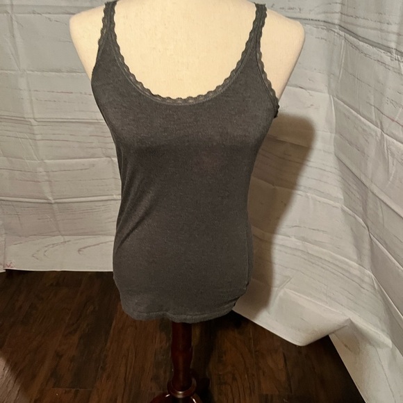 Gap tank top - Picture 1 of 4